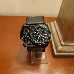 Brand New Oulm Black Multi-Dial Men's Watch